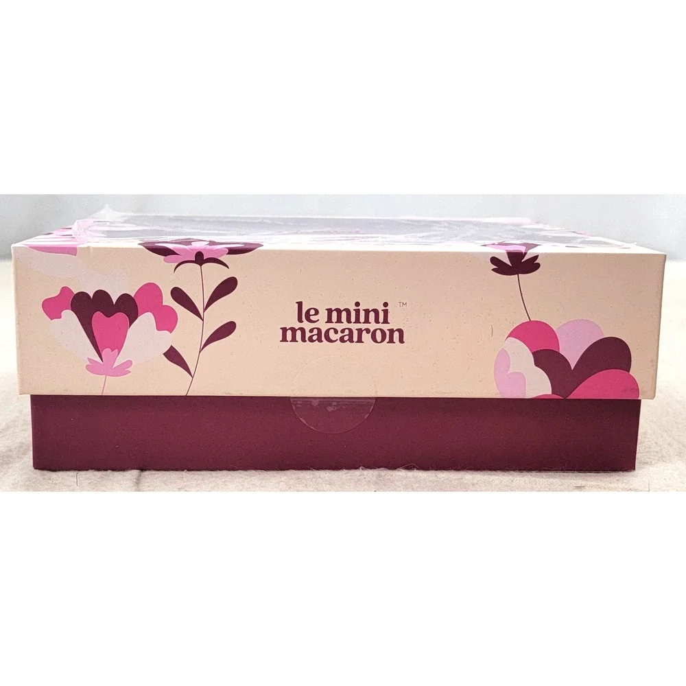 New Le Mini Macaron Deluxe Gel Manicure Set w/ Maxi LED Lamp La Vie en Bloom